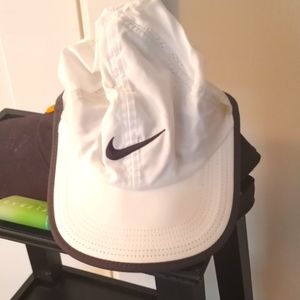 Nike hat white